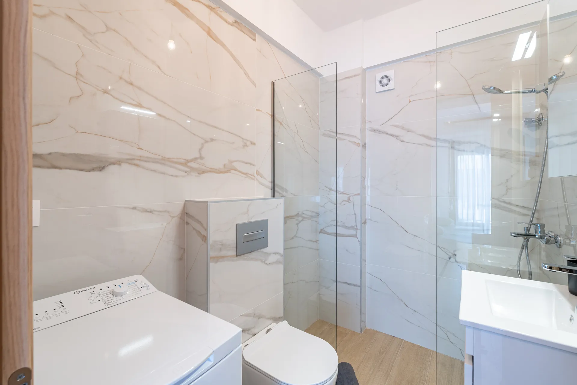 Tiara Holidays - White Dream Residential Complex - One-bedroom Apartment With Pool Access - kupatilo